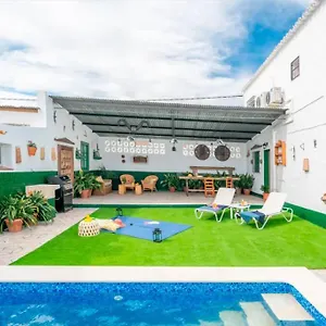 Villa Zalea Real -super Ideal Grupos, Piscina !, Pizarra